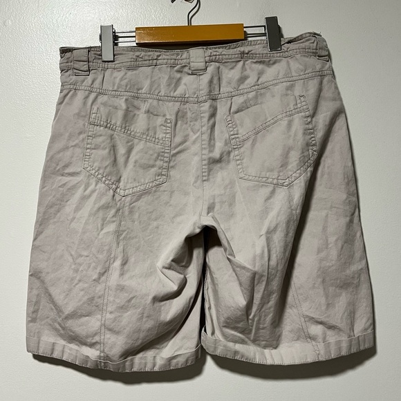 Esmara Women’s Beige Utility Shorts Size 44 - Casual, Relaxed Fit Cargo Style - Picture 4 of 11